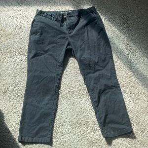 Old Navy Men's Straight Fit Dark Gray Chinos Size 36x30